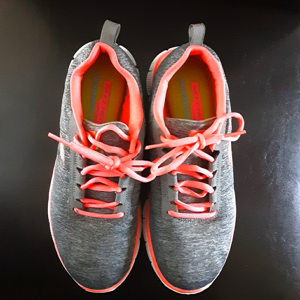 Skechers sneakers